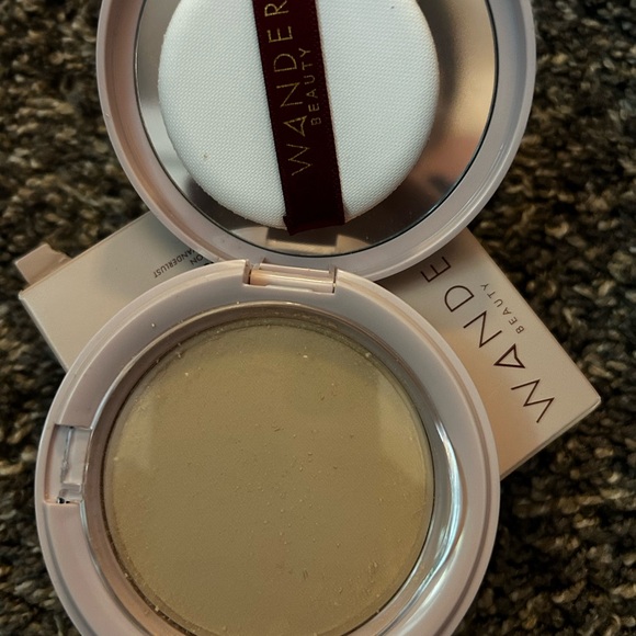 WONDER powder foundation Fair - Picture 2 of 2